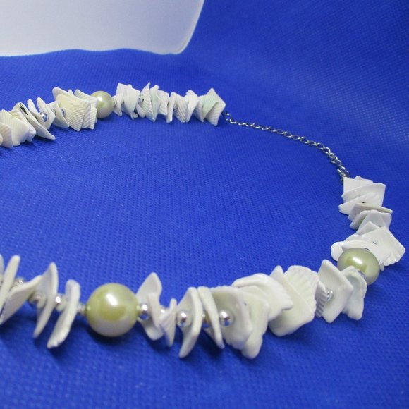 Seashell Necklace Real Seashell Chips Faux Pearls SilverTone Plastic Spacer Bead - Picture 11 of 12